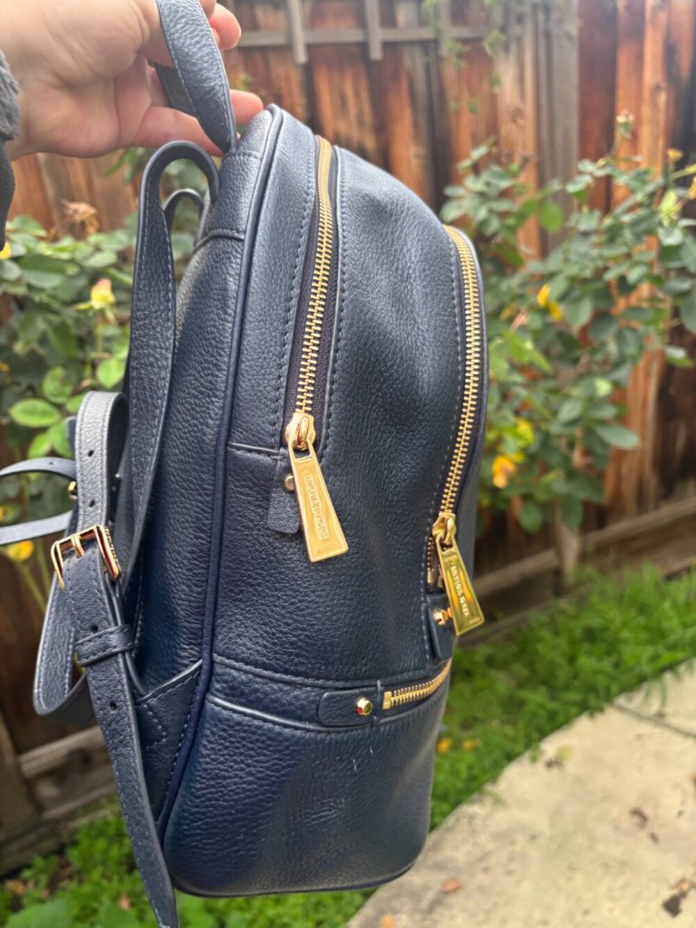 Authentic Michael kors leather backpack purse - Picture 3 of 8